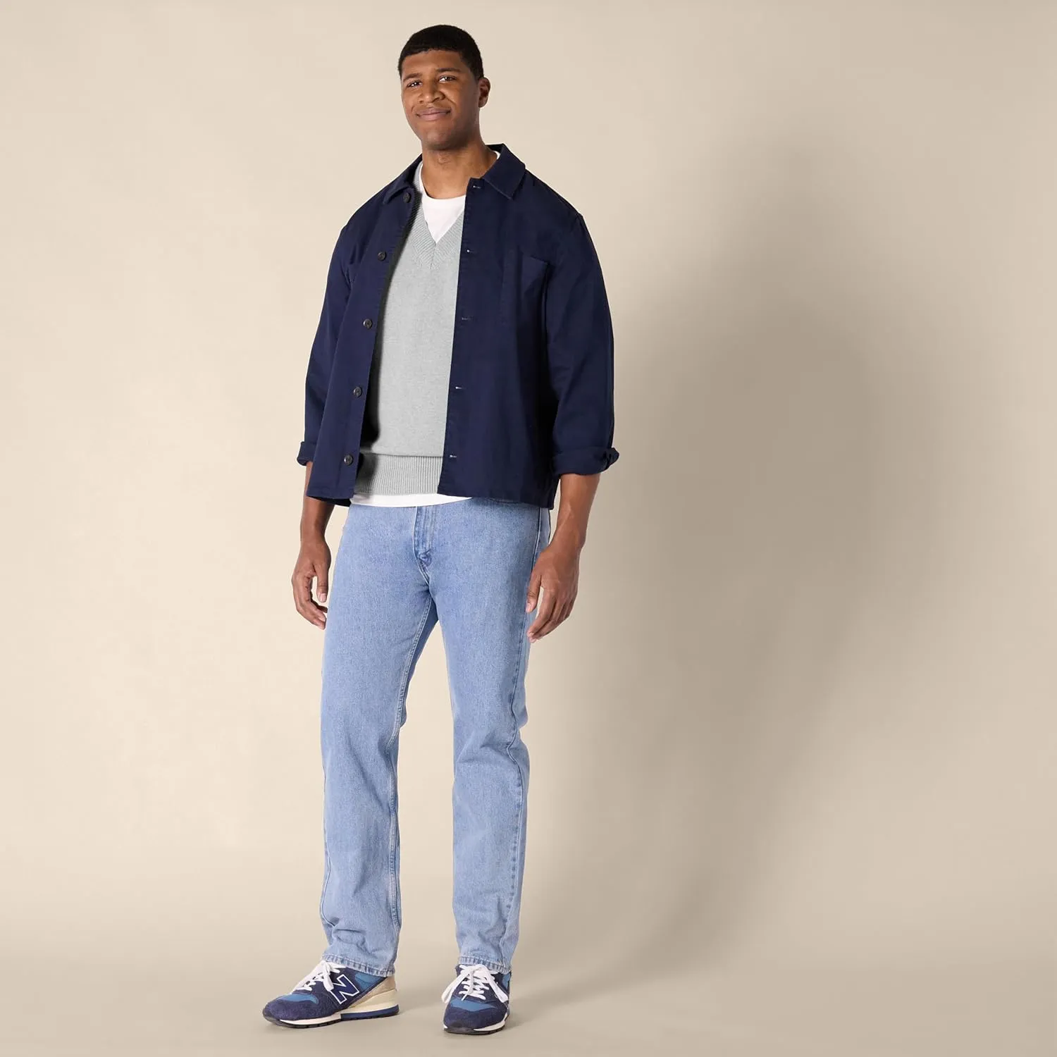Amazon Essentials Men's Relaxed-Fit V-Neck Sweater Vest